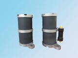 WF-LXQ型、WF-LXQ(B)型一次消諧裝置，是安裝在6～35kV PT一次繞組Y0接線中性點(diǎn)與地之間的高容量非線性元件，起阻尼與限流的作用。該消諧裝置完全符合現(xiàn)行電力部標(biāo)準(zhǔn)DL/T 620— 1997《交流電氣裝置的過電壓保護(hù)和絕緣配合》第4.1.5 條中的規(guī)定，可以起到良好的限制電壓互感器鐵磁諧振的效果。